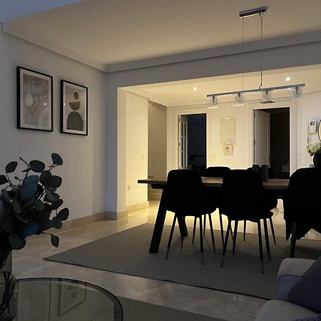 Penthouse With Sea Views In Marbella Lejlighed Eksteriør billede
