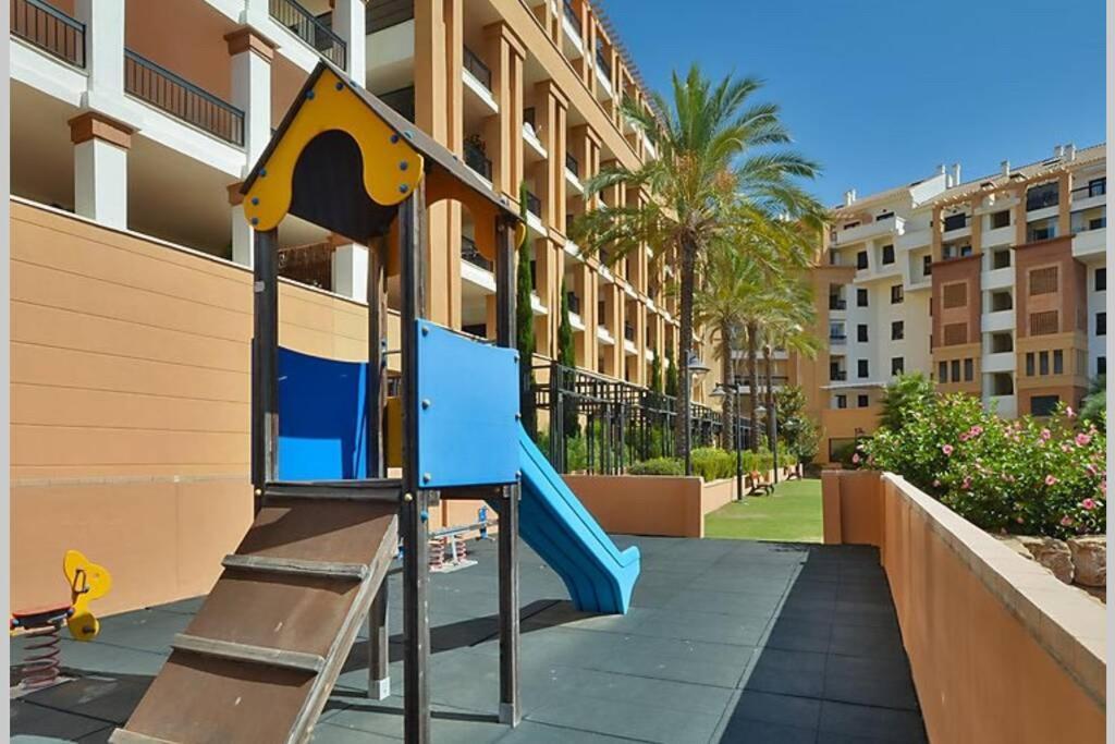 Penthouse With Sea Views In Marbella Lejlighed Eksteriør billede