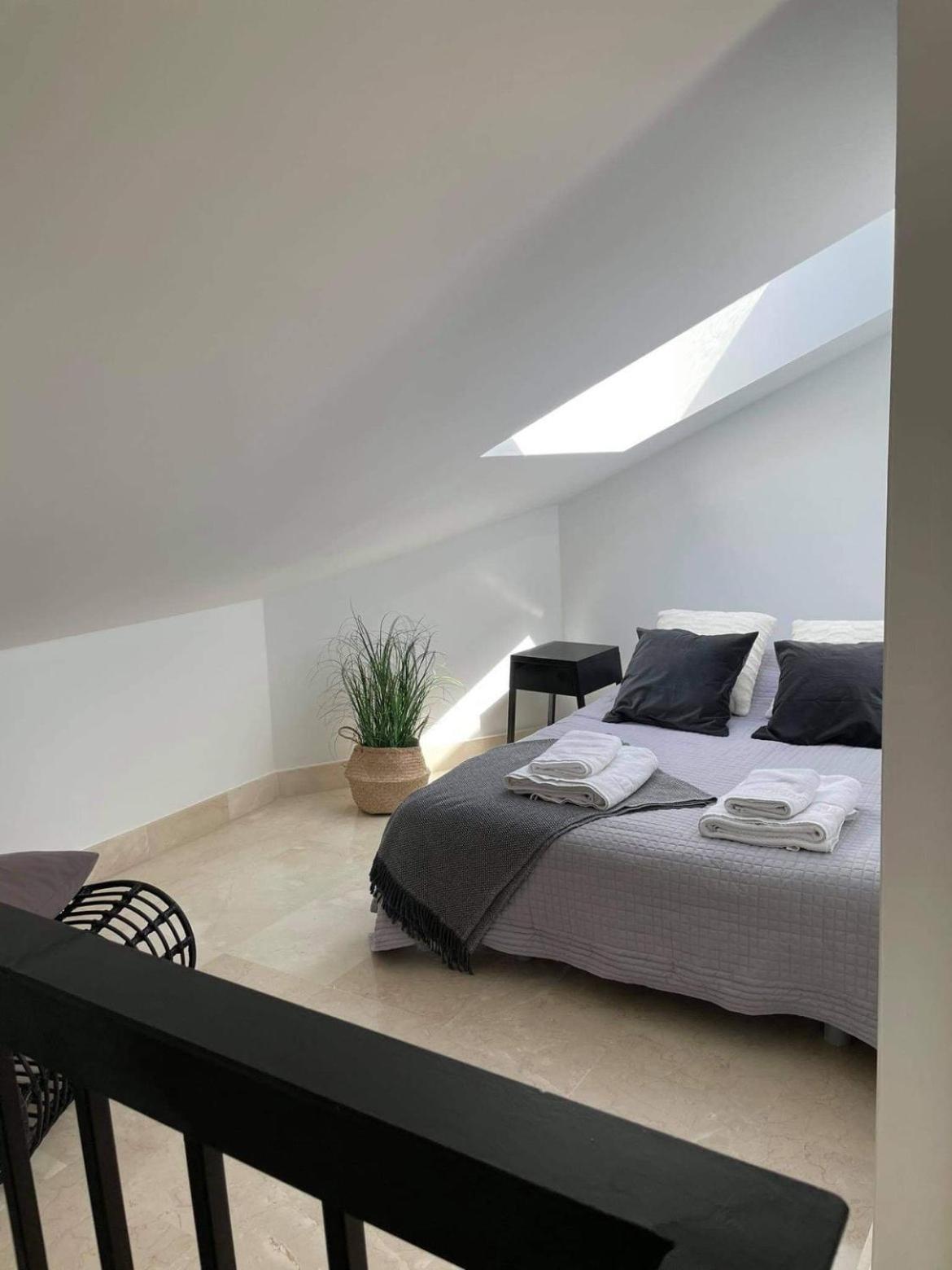 Penthouse With Sea Views In Marbella Lejlighed Eksteriør billede