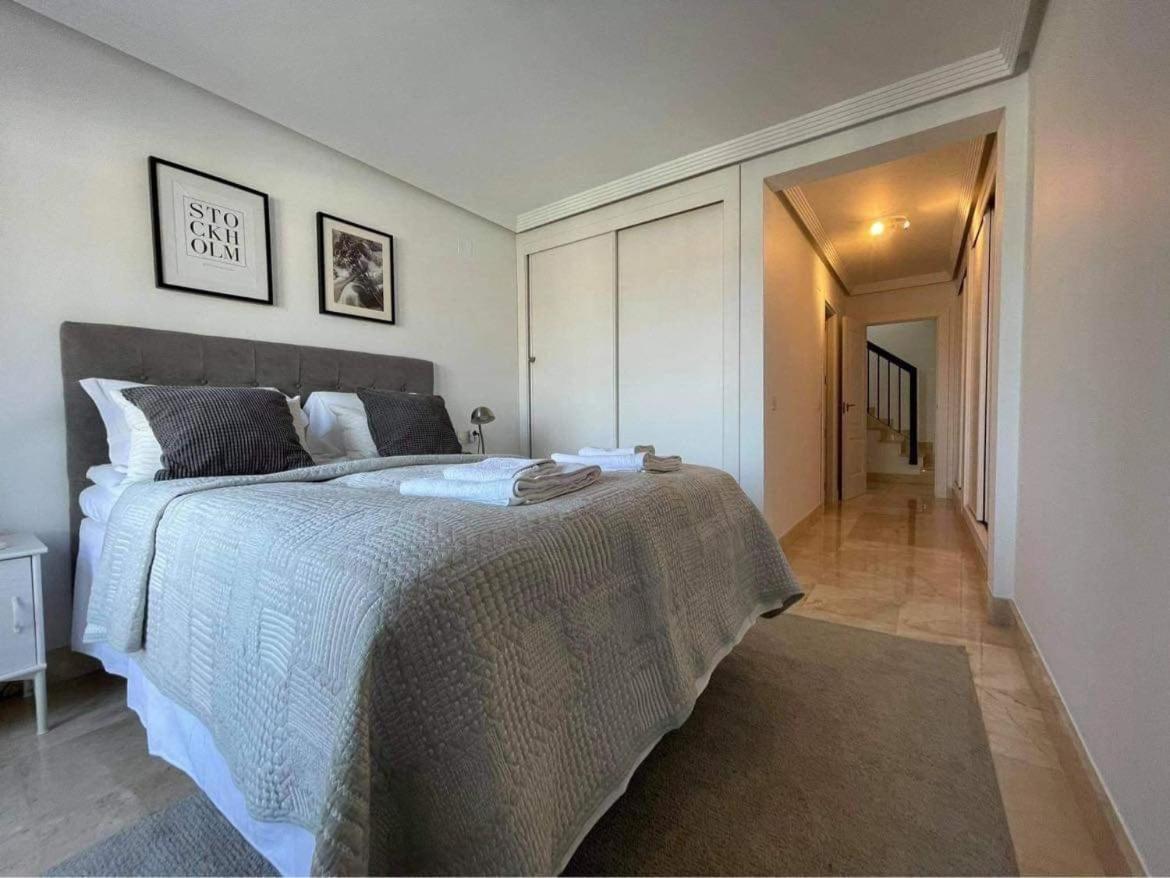 Penthouse With Sea Views In Marbella Lejlighed Eksteriør billede